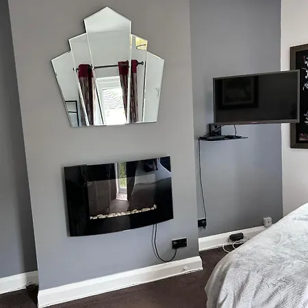 Art Deco One Bedroom Guest Apartment Yapton Exterior photo