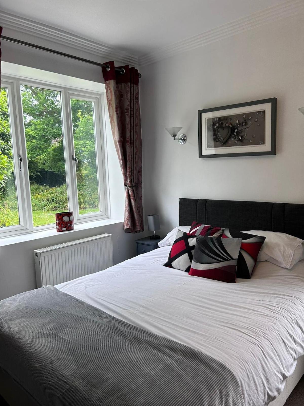 Art Deco One Bedroom Guest